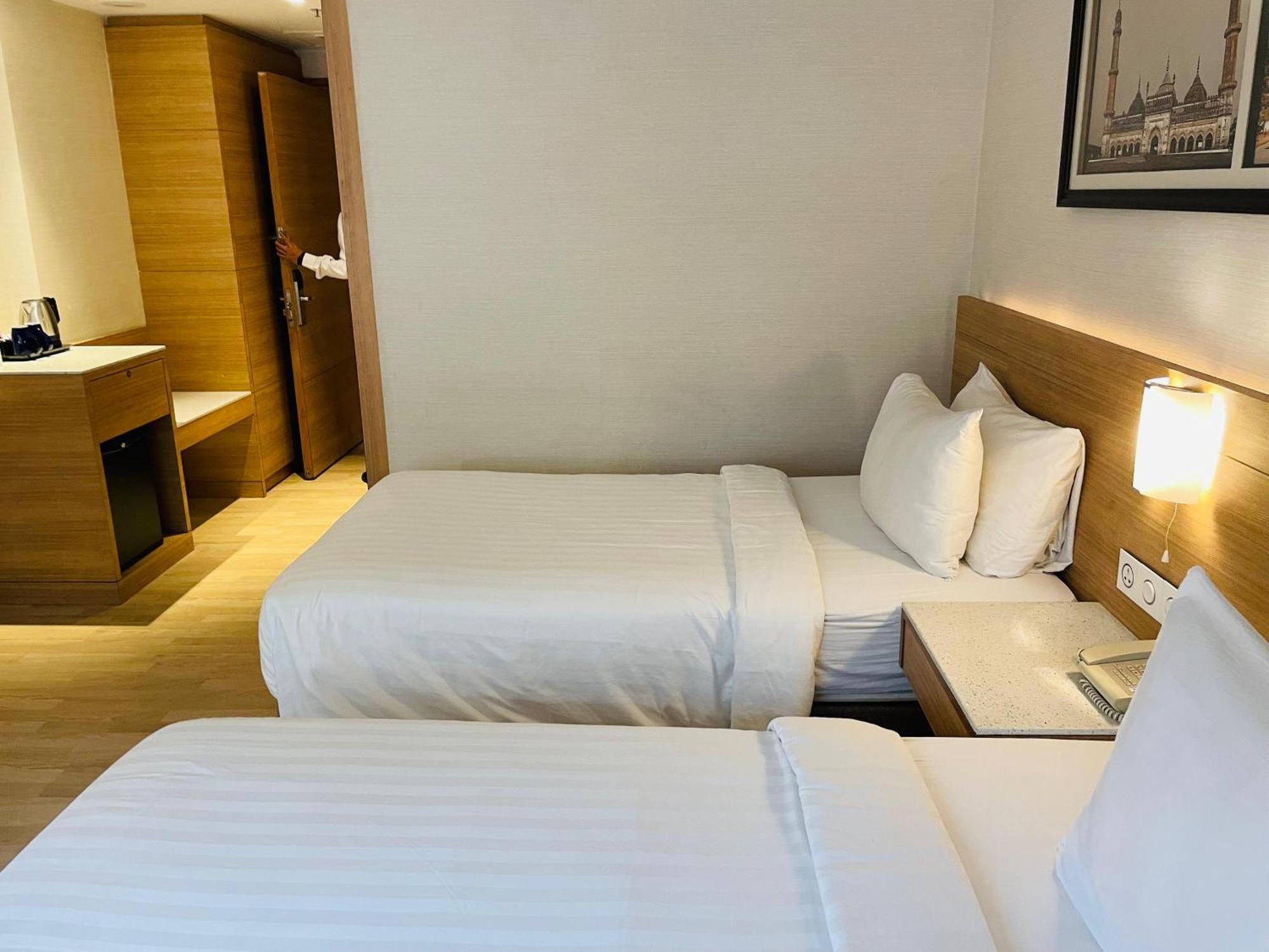 Hotel Maple Tree - Near Ekana Cricket Stadium - Lucknow Buitenkant foto
