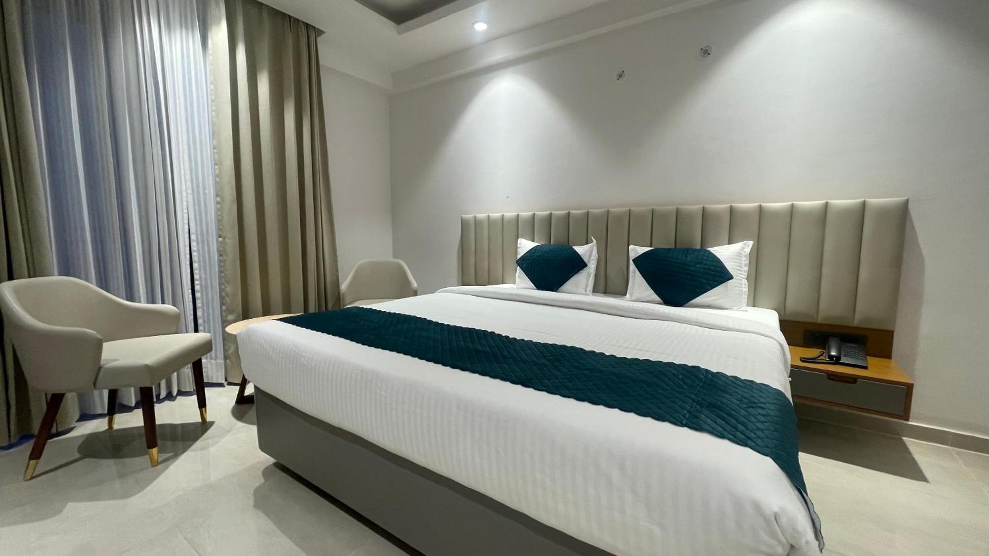 Hotel Maple Tree - Near Ekana Cricket Stadium - Lucknow Buitenkant foto