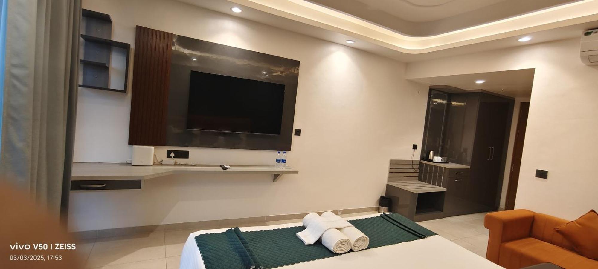 Hotel Maple Tree - Near Ekana Cricket Stadium - Lucknow Buitenkant foto