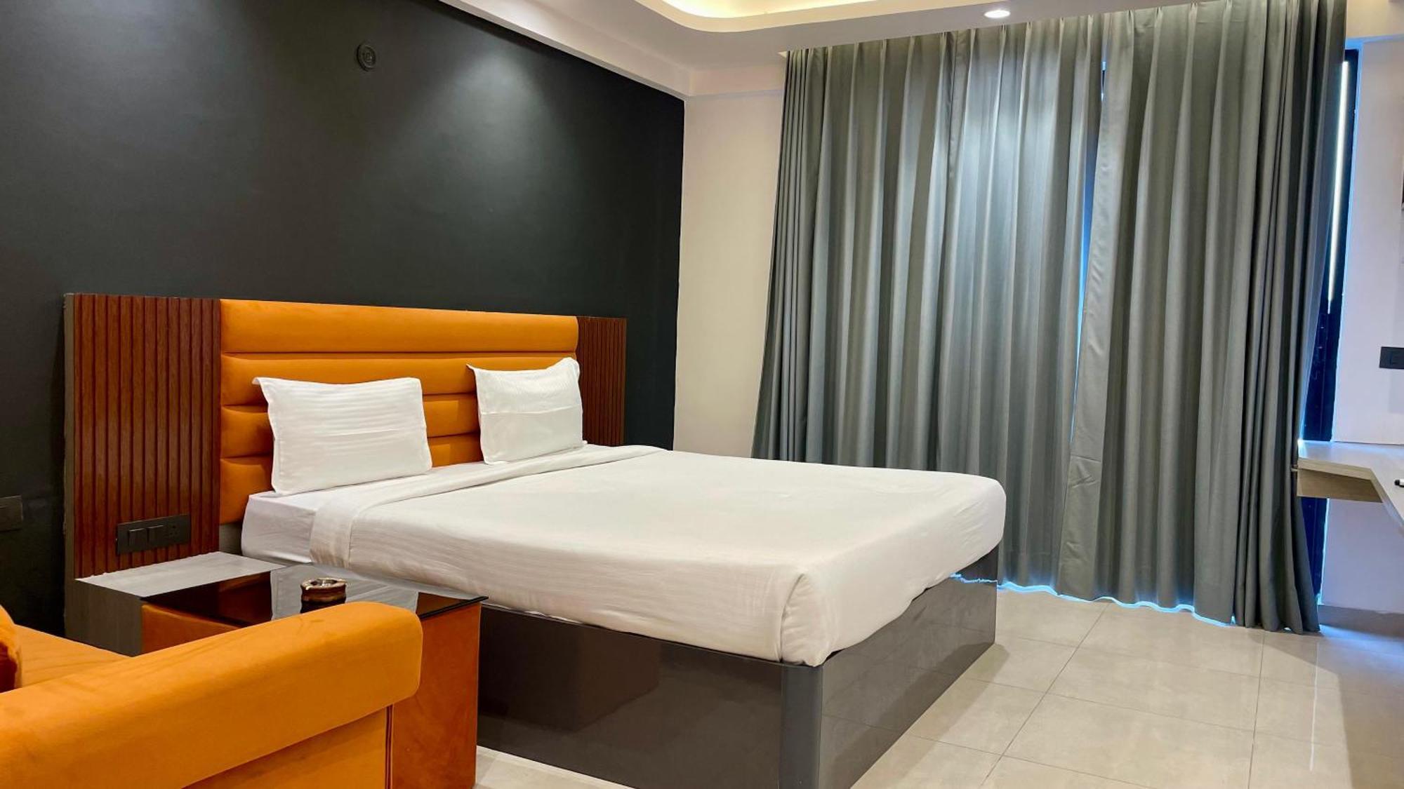 Hotel Maple Tree - Near Ekana Cricket Stadium - Lucknow Buitenkant foto