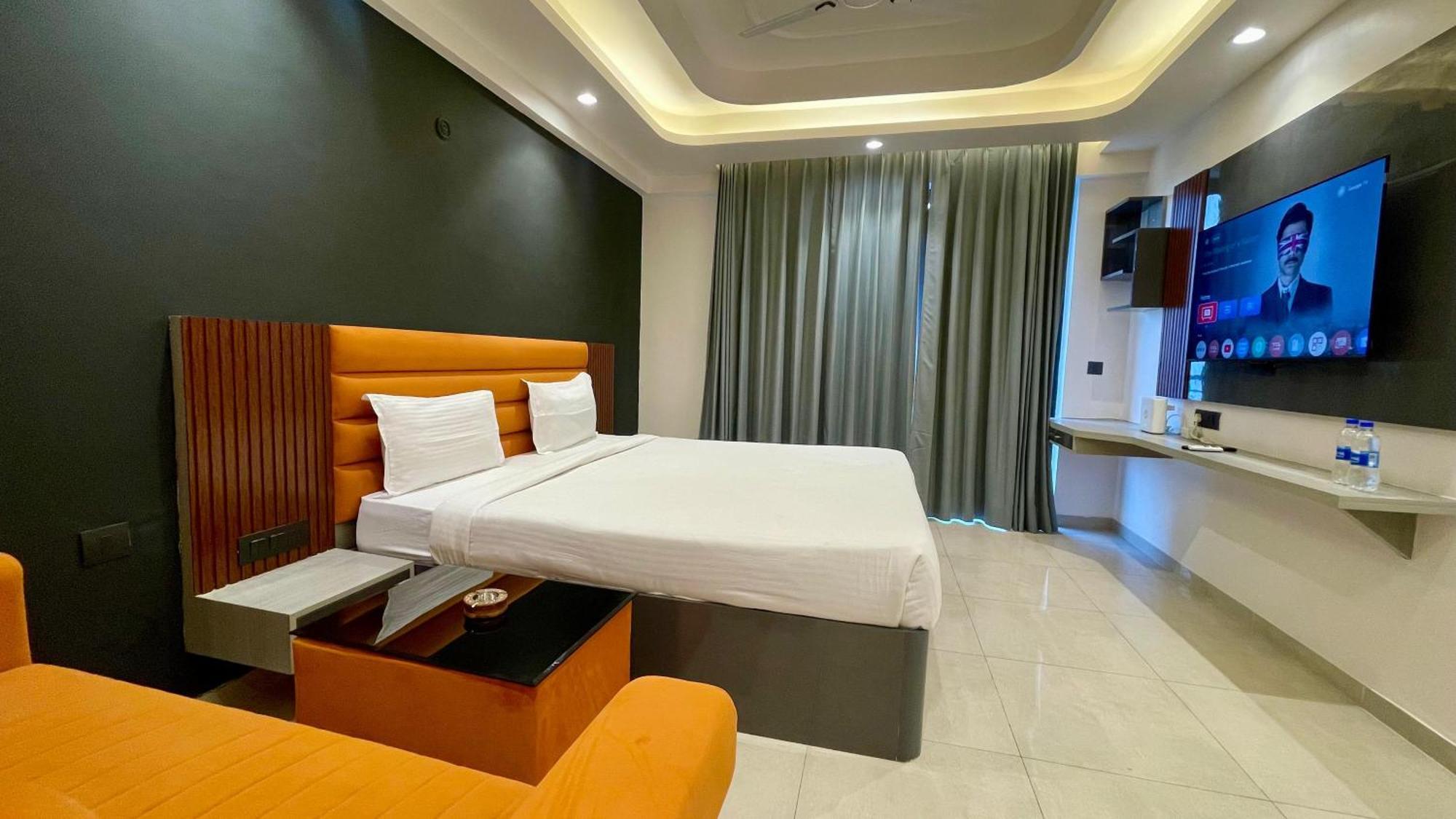 Hotel Maple Tree - Near Ekana Cricket Stadium - Lucknow Buitenkant foto